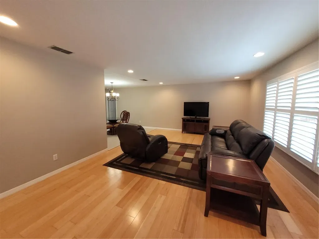 1104 Riflecrest Avenue Valrico FL 33594