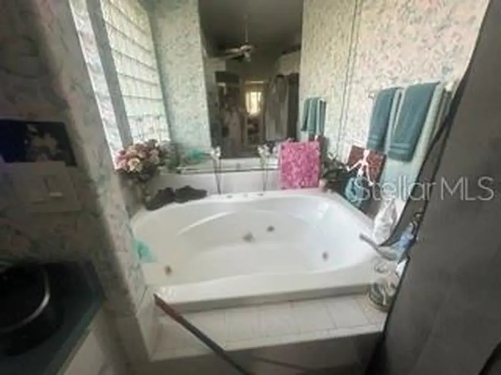 2702 Clubhouse Drive Plant City FL 33566
