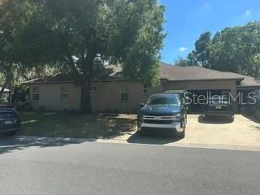 2702 Clubhouse Drive Plant City FL 33566