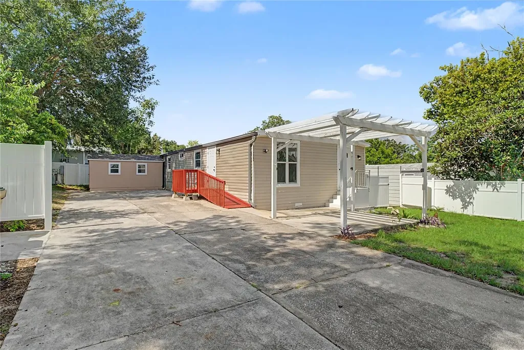 17230 Adam Court Montverde FL 34756