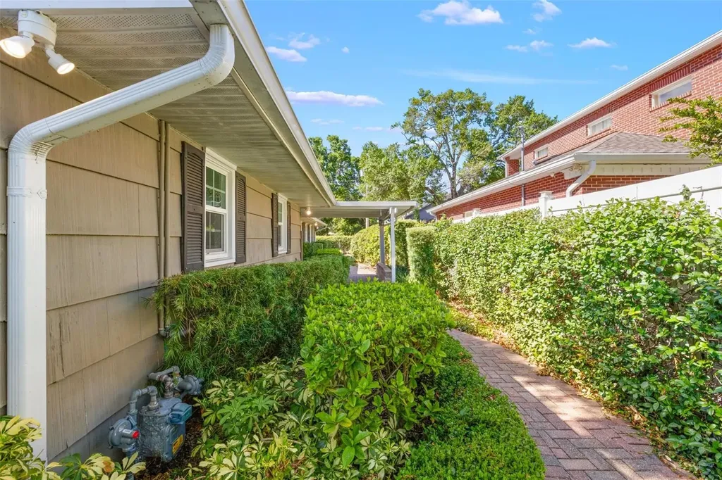 1035 S Sterling Avenue Tampa FL 33629
