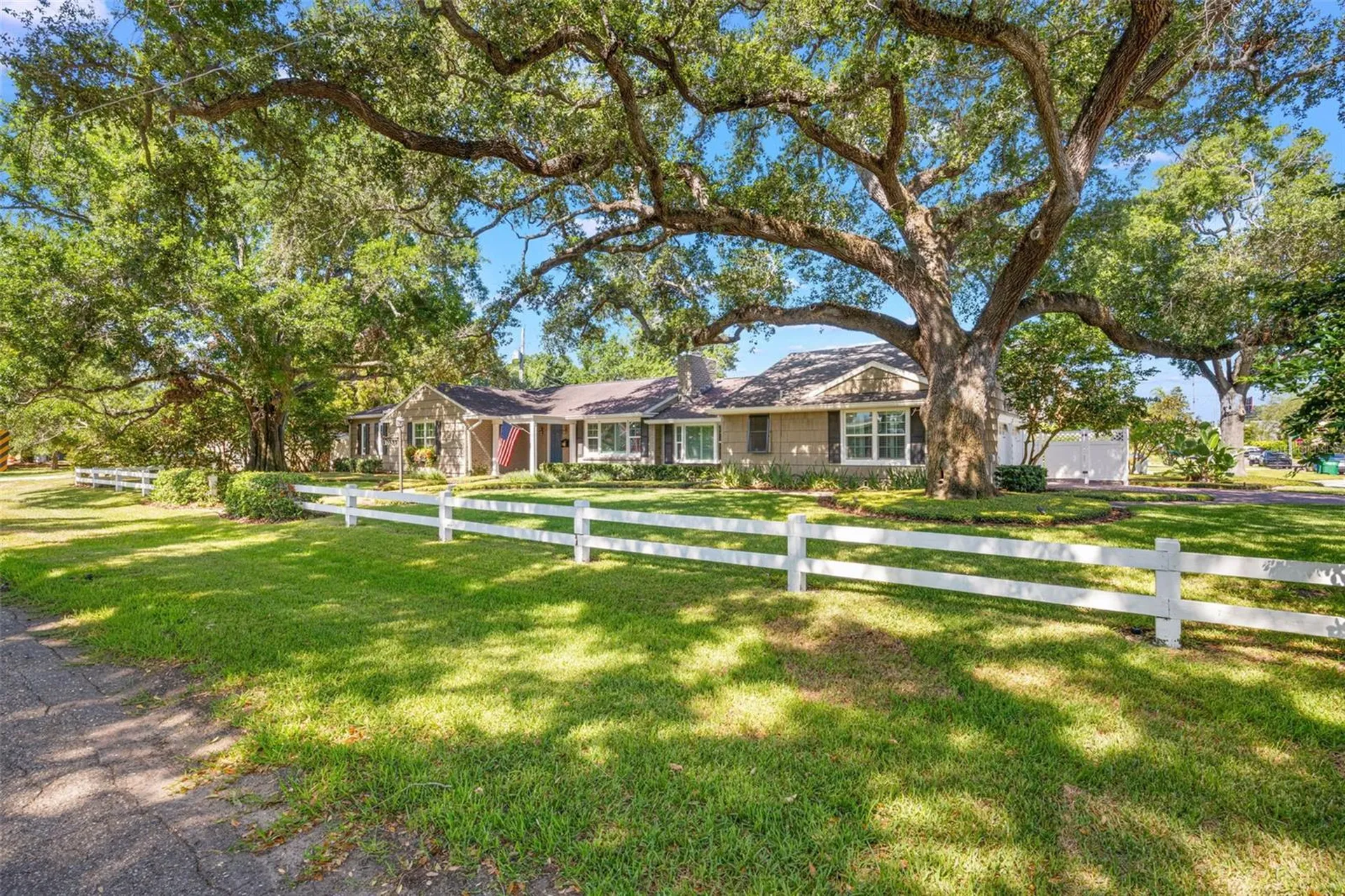 1035 S Sterling Avenue Tampa FL 33629