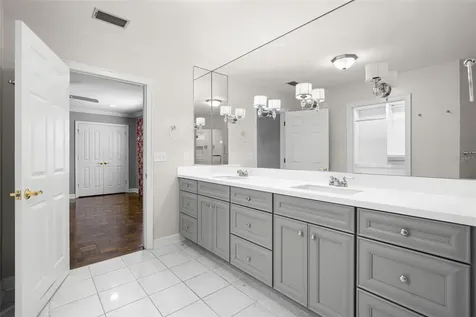 1035 S Sterling Avenue Tampa FL 33629