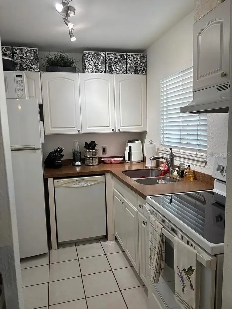 1605 Leisure Drive Bradenton FL 34207