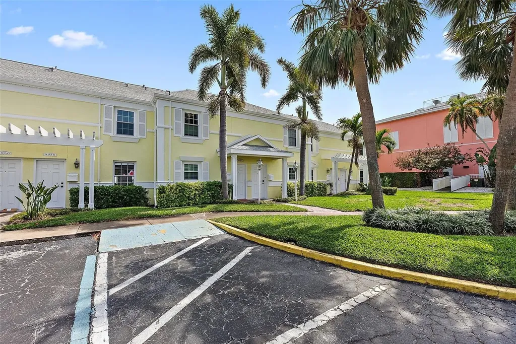 4966 Coquina Key Drive SE St Petersburg FL 33701