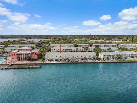 4966 Coquina Key Drive SE St Petersburg FL 33701