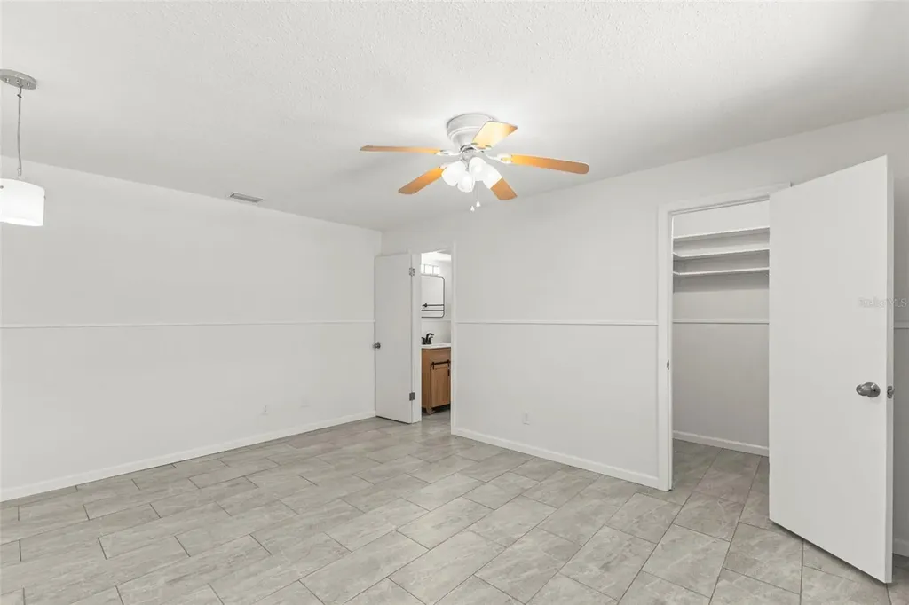 4960 Dover Street NE St Petersburg FL 33703