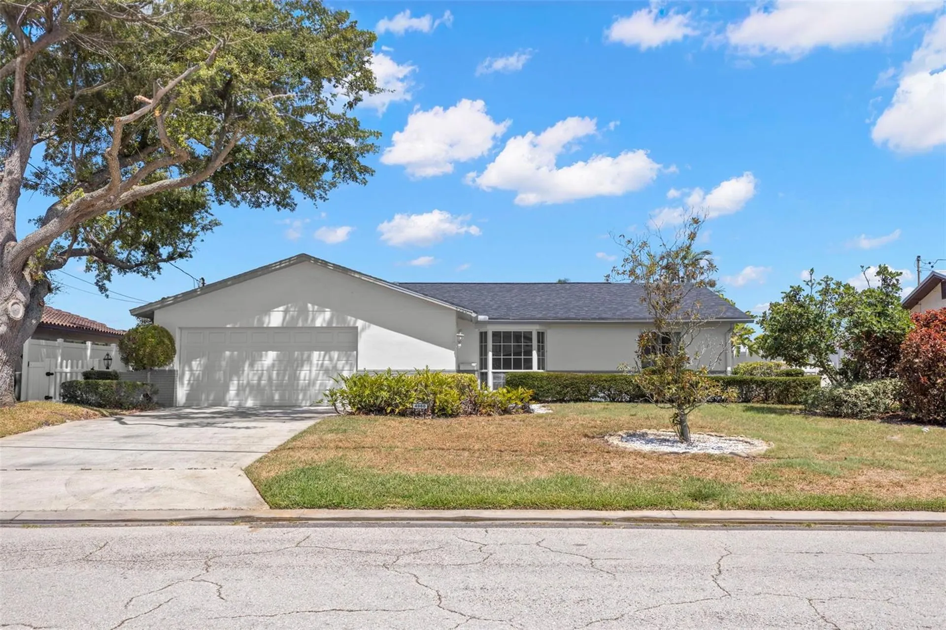 4960 Dover Street NE St Petersburg FL 33703