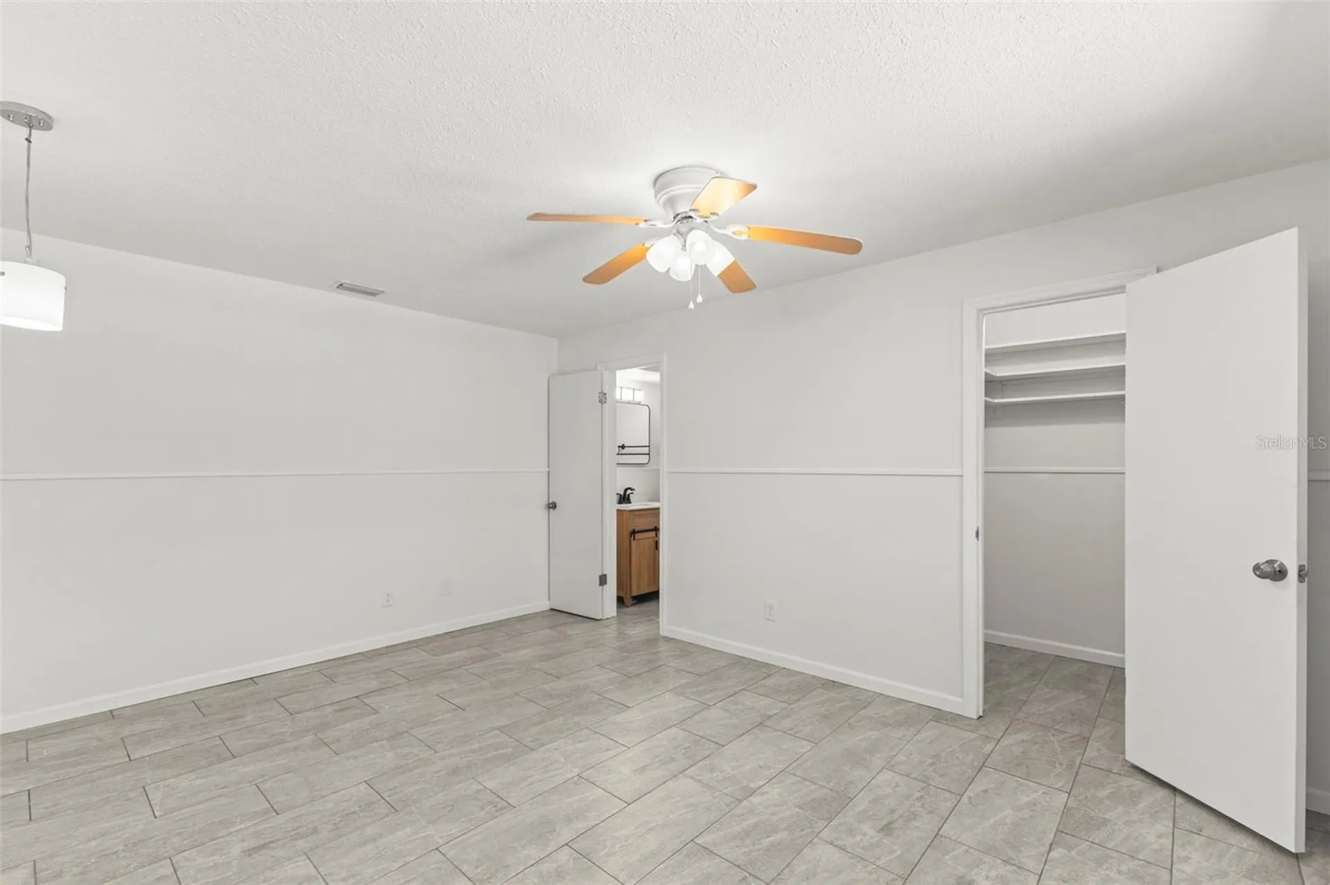 4960 Dover Street NE St Petersburg FL 33703
