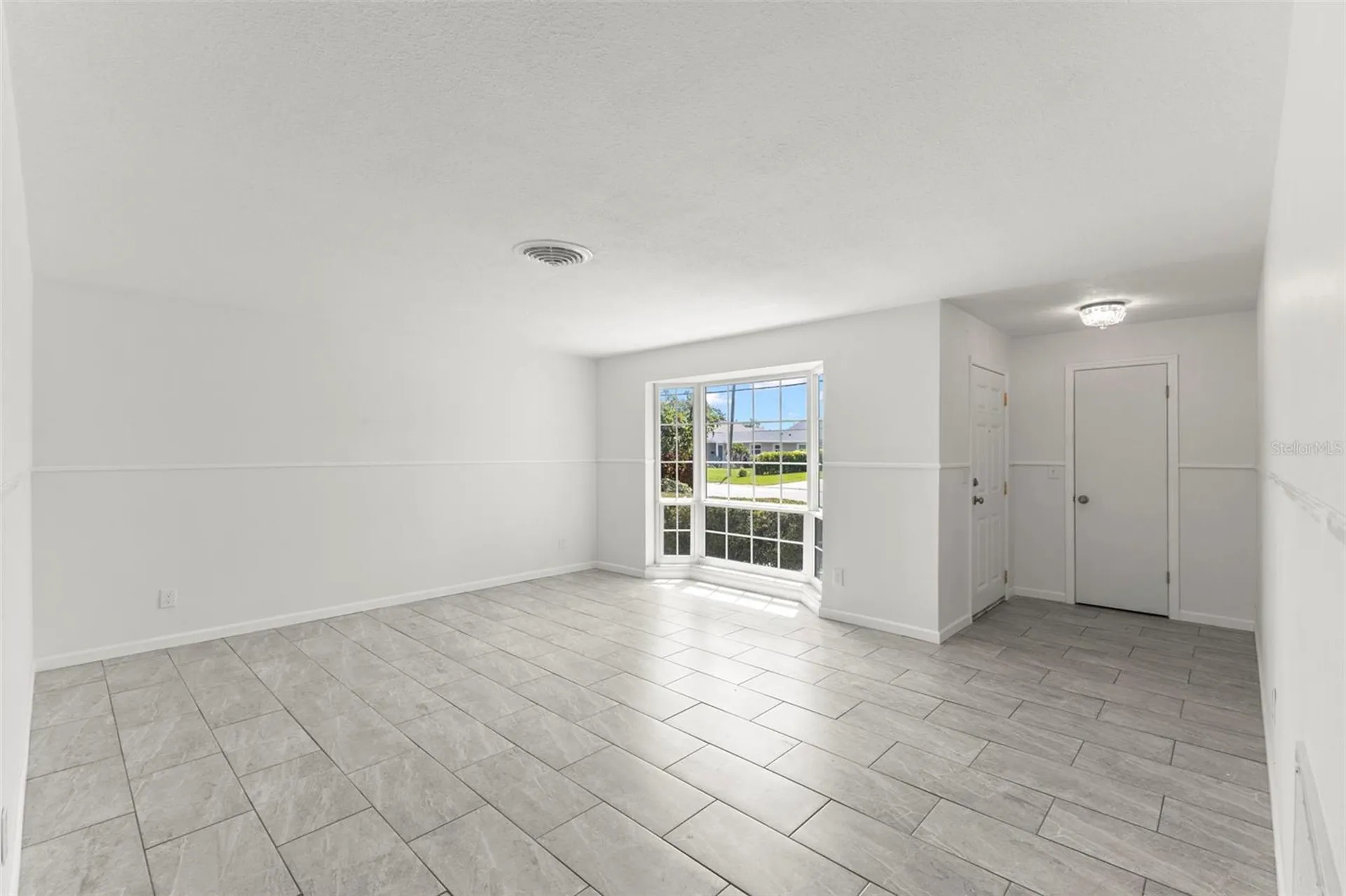4960 Dover Street NE St Petersburg FL 33703