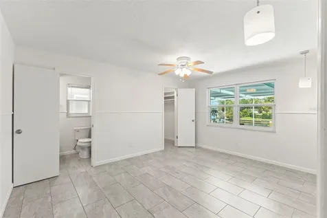 4960 Dover Street NE St Petersburg FL 33703