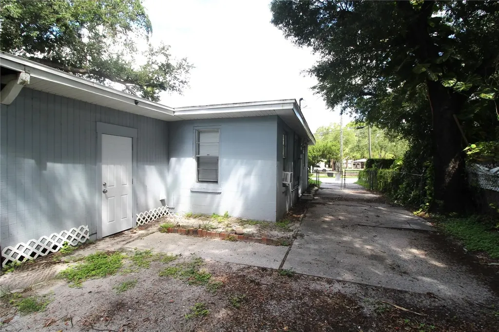 2066 7th Street Sarasota FL 34237