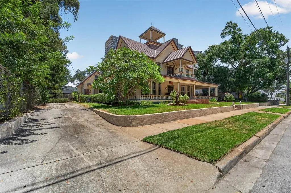 3007 W Stovall Street Tampa FL 33629