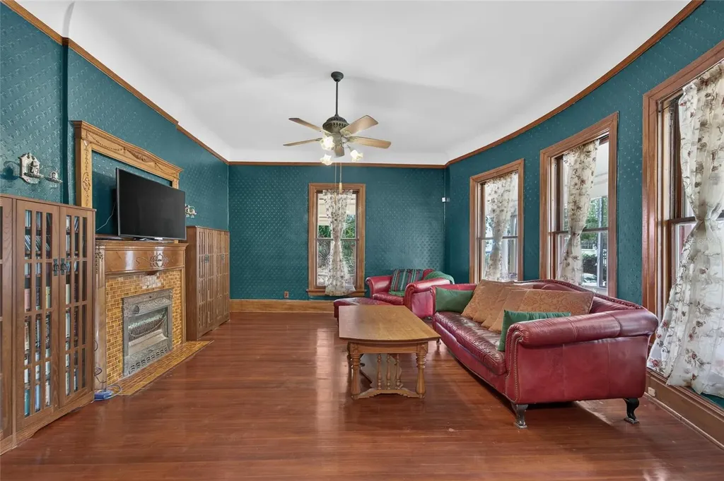 3007 W Stovall Street Tampa FL 33629
