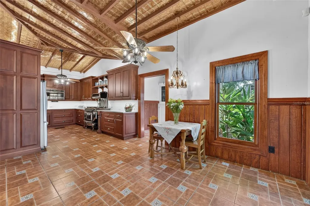 3007 W Stovall Street Tampa FL 33629