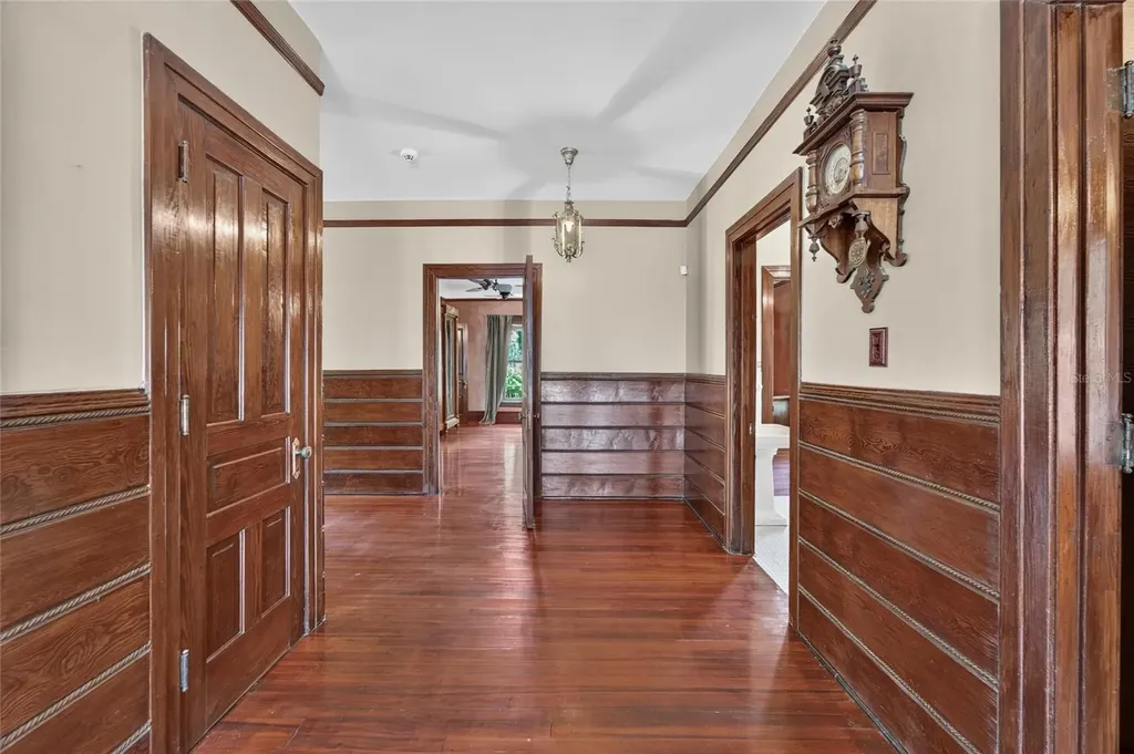 3007 W Stovall Street Tampa FL 33629
