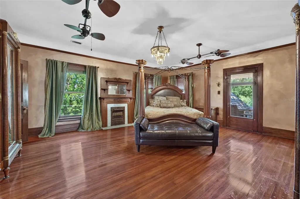 3007 W Stovall Street Tampa FL 33629