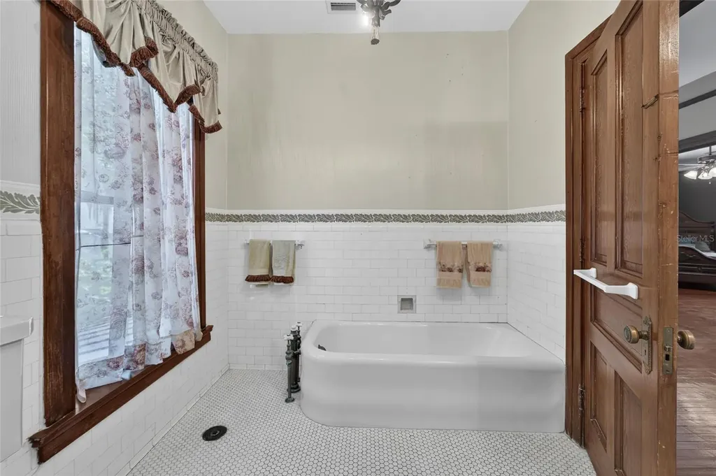 3007 W Stovall Street Tampa FL 33629