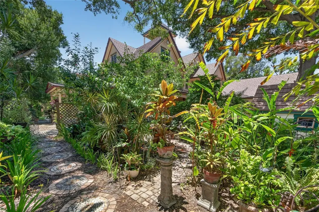 3007 W Stovall Street Tampa FL 33629