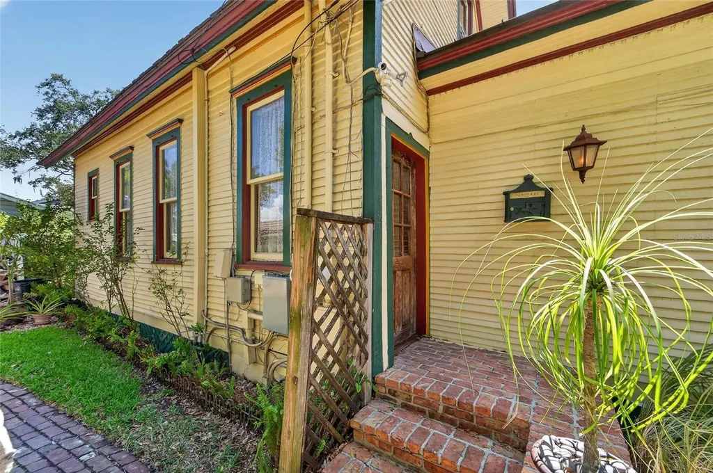 3007 W Stovall Street Tampa FL 33629