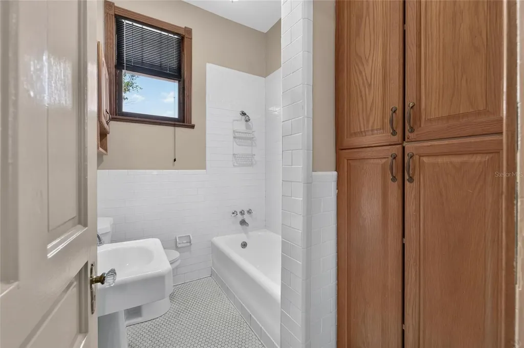 3007 W Stovall Street Tampa FL 33629