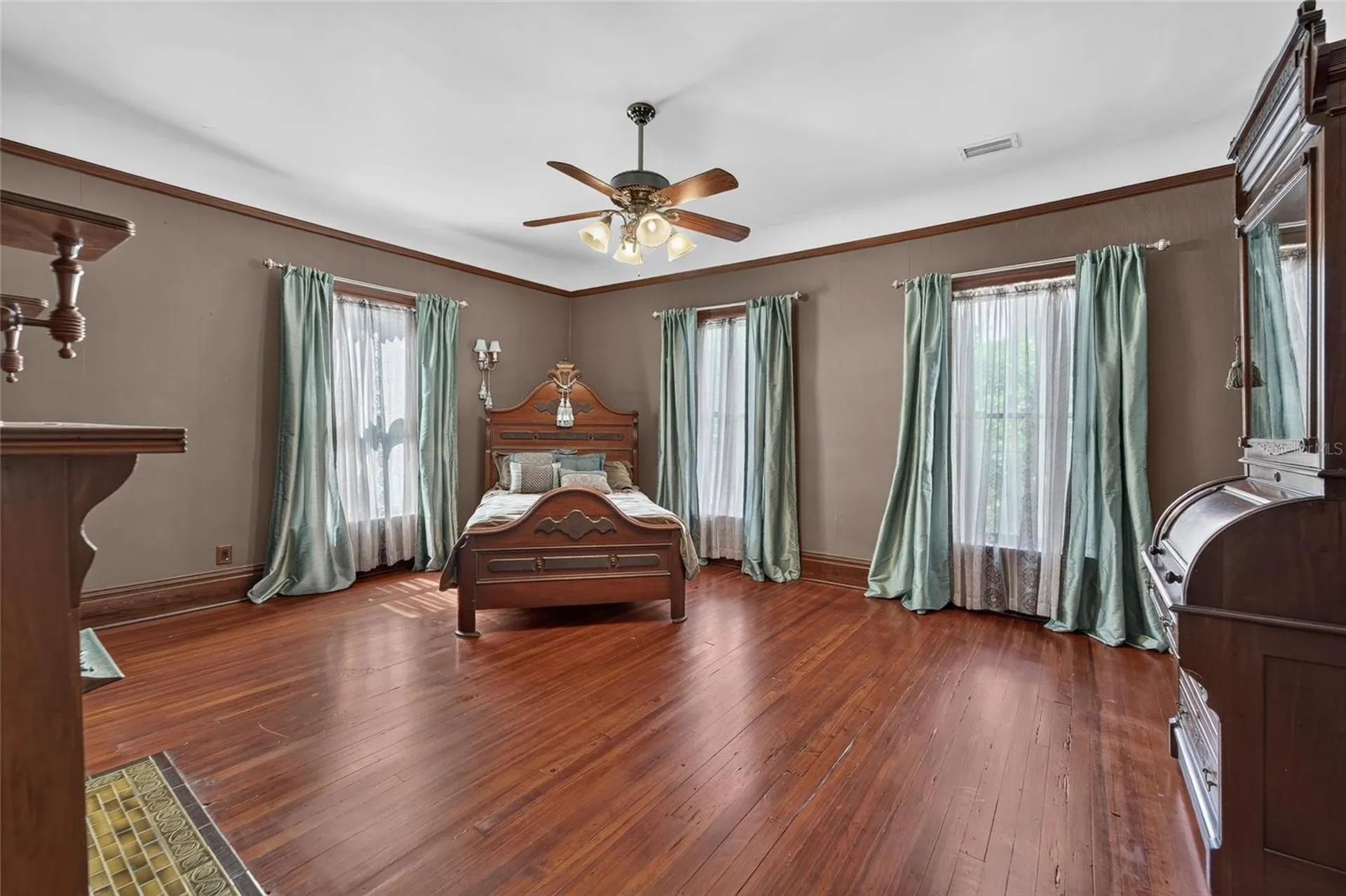 3007 W Stovall Street Tampa FL 33629