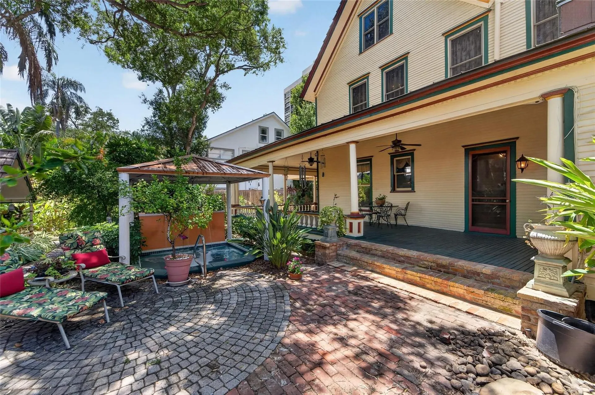 3007 W Stovall Street Tampa FL 33629