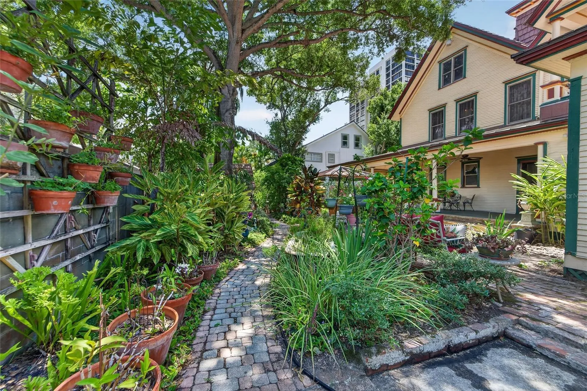 3007 W Stovall Street Tampa FL 33629
