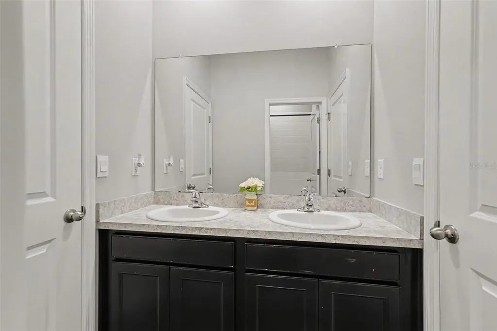 528 Ocean Spray Drive Ruskin FL 33570