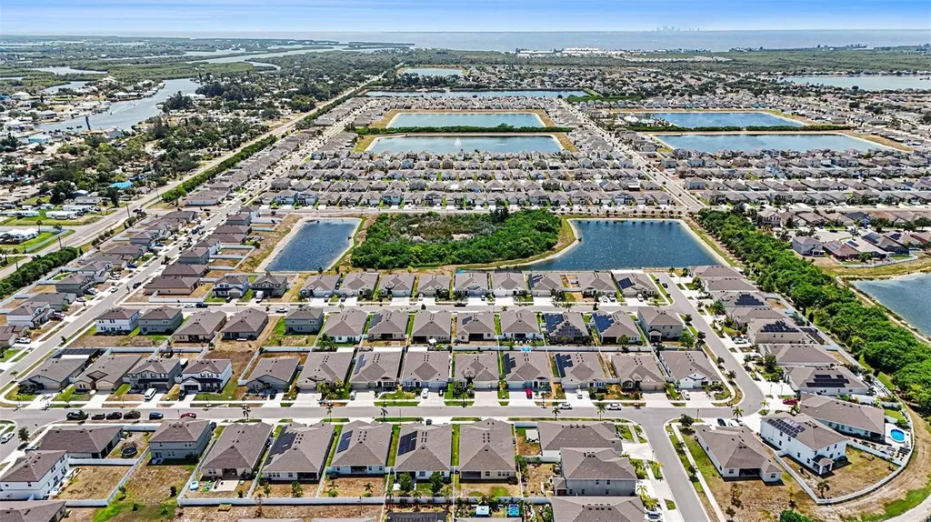 528 Ocean Spray Drive Ruskin FL 33570