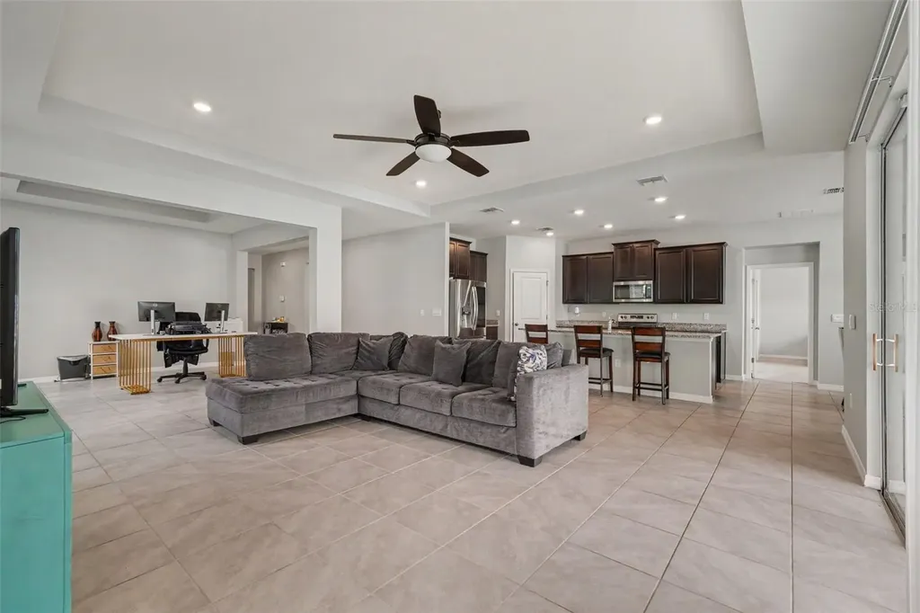 528 Ocean Spray Drive Ruskin FL 33570