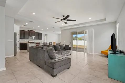 528 Ocean Spray Drive Ruskin FL 33570
