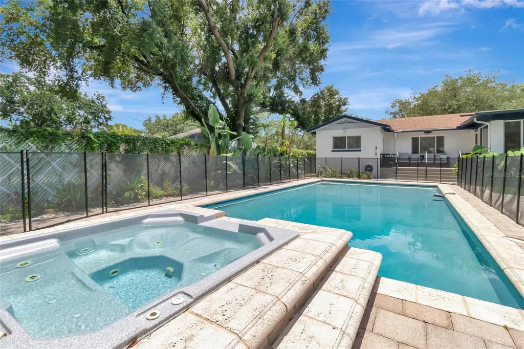 1217 E Amelia Street Orlando FL 32803