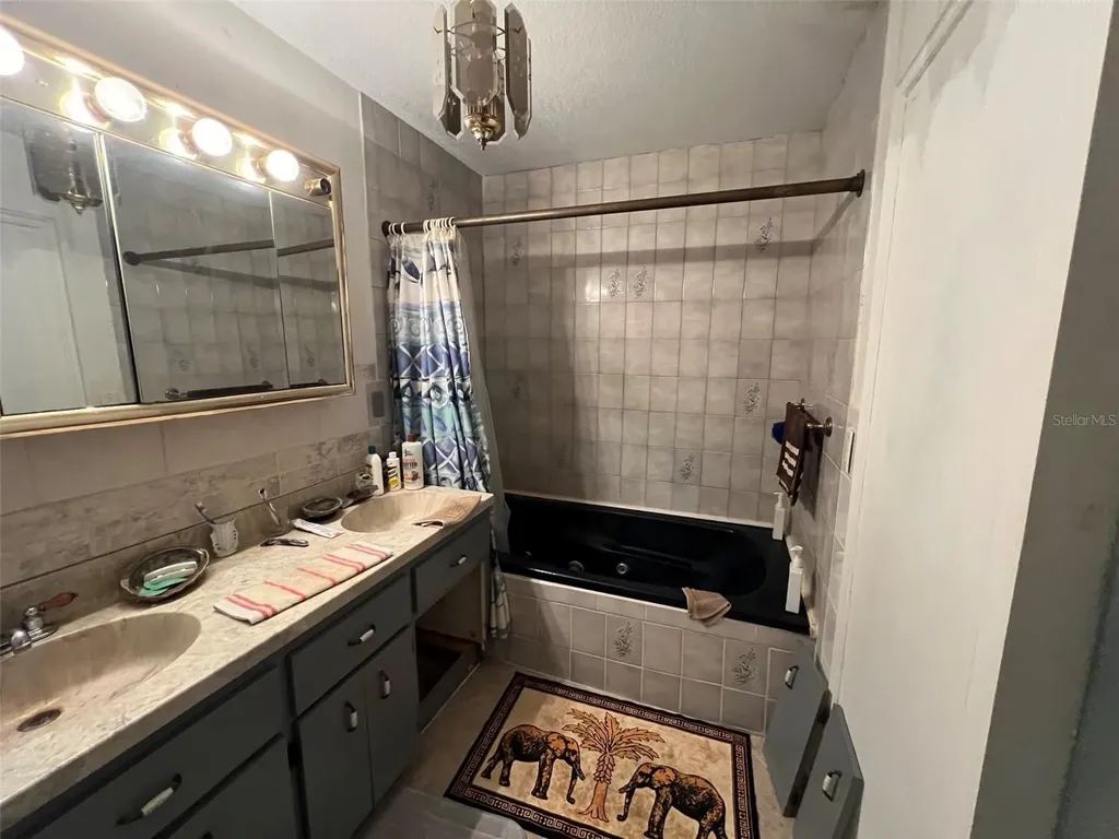 1769 Overbrook Avenue Clearwater FL 33755