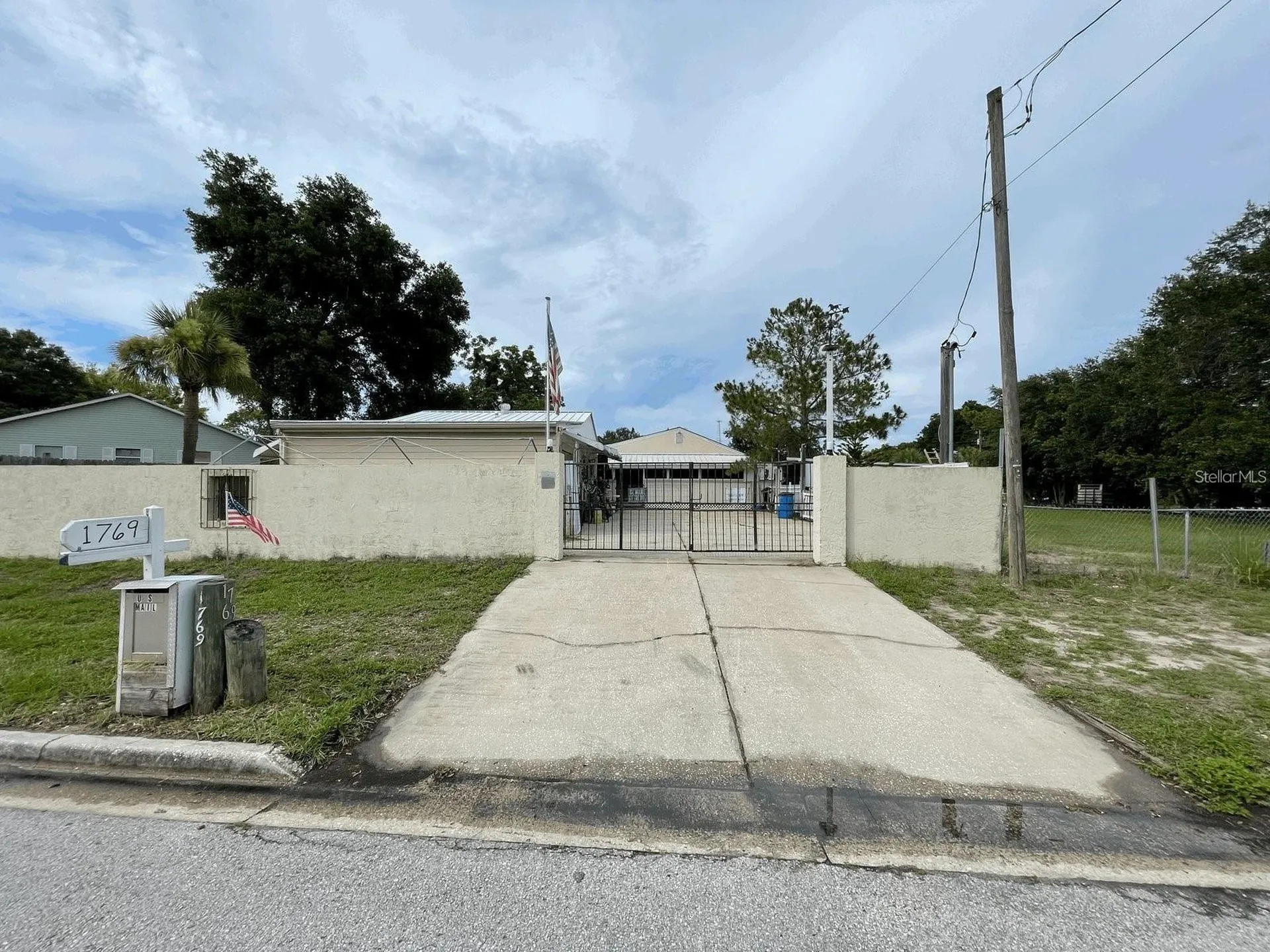 1769 Overbrook Avenue Clearwater FL 33755