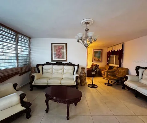 89 Block 92 Villa Carolina Dev. Carolina PR 00985