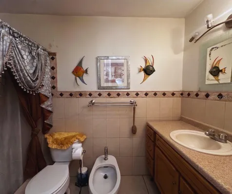 89 Block 92 Villa Carolina Dev. Carolina PR 00985