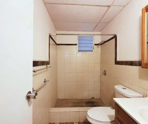 89 Block 92 Villa Carolina Dev. Carolina PR 00985