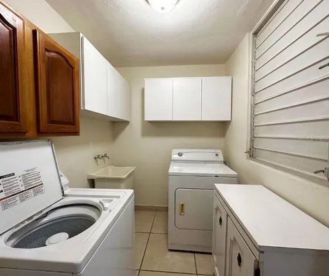 89 Block 92 Villa Carolina Dev. Carolina PR 00985