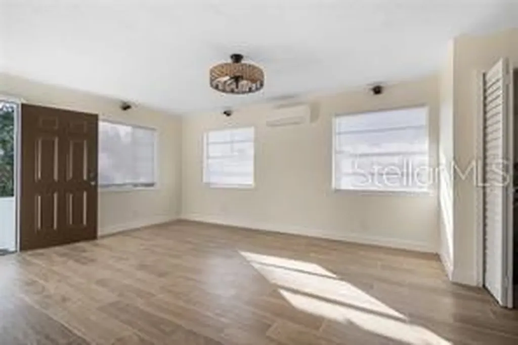 1301 26th Avenue S St Petersburg FL 33705