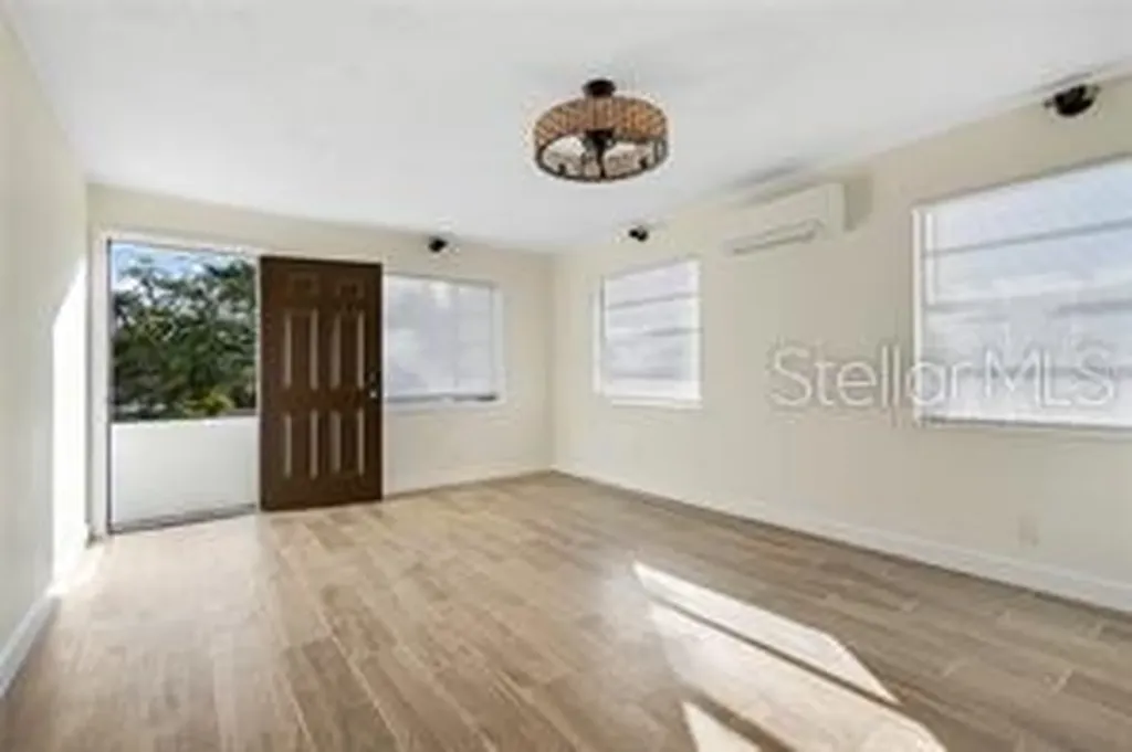 1301 26th Avenue S St Petersburg FL 33705