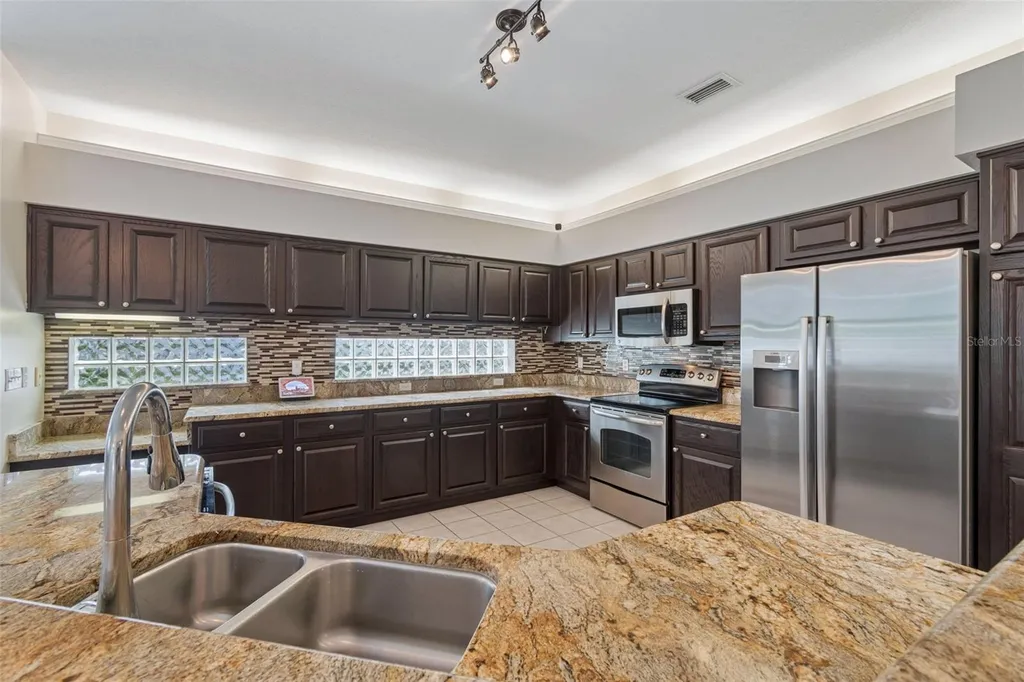 1230 Berkshire Lane Tarpon Springs FL 34688