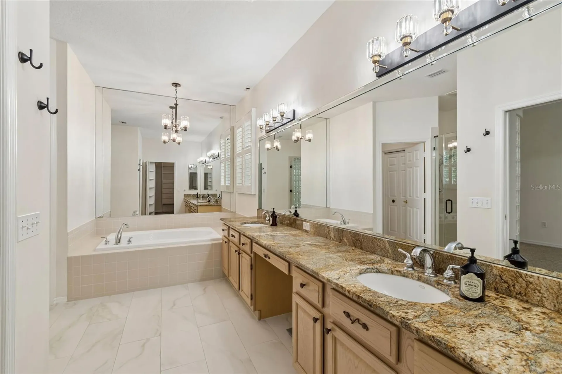 1230 Berkshire Lane Tarpon Springs FL 34688