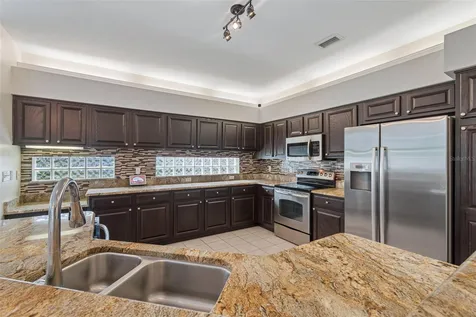 1230 Berkshire Lane Tarpon Springs FL 34688