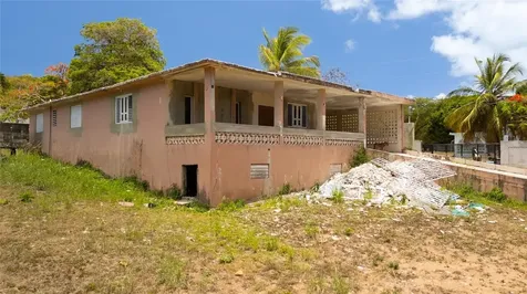 M-4 Monte Santo Vieques PR 00765