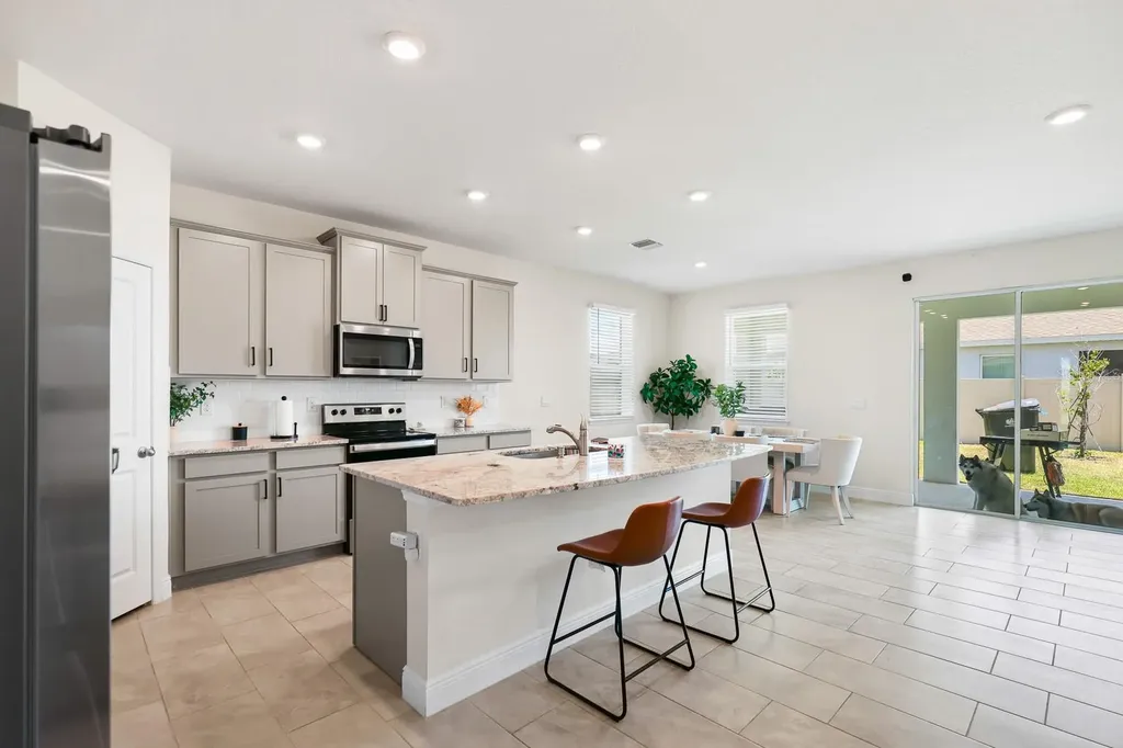 5689 Hawks Cay Street Apollo Beach FL 33572
