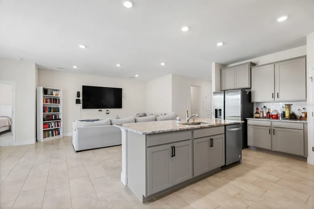 5689 Hawks Cay Street Apollo Beach FL 33572