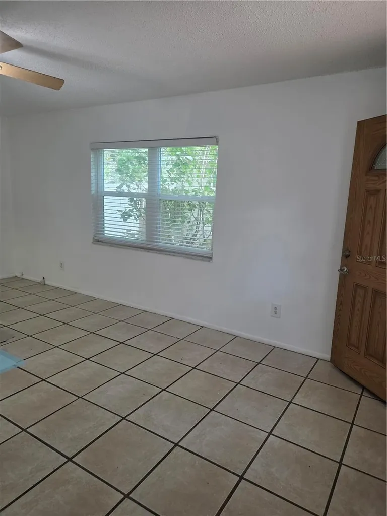 3074 Pine Tree Avenue Largo FL 33771