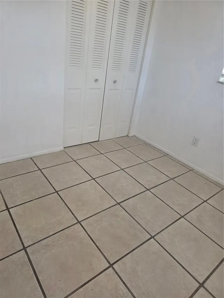 3074 Pine Tree Avenue Largo FL 33771