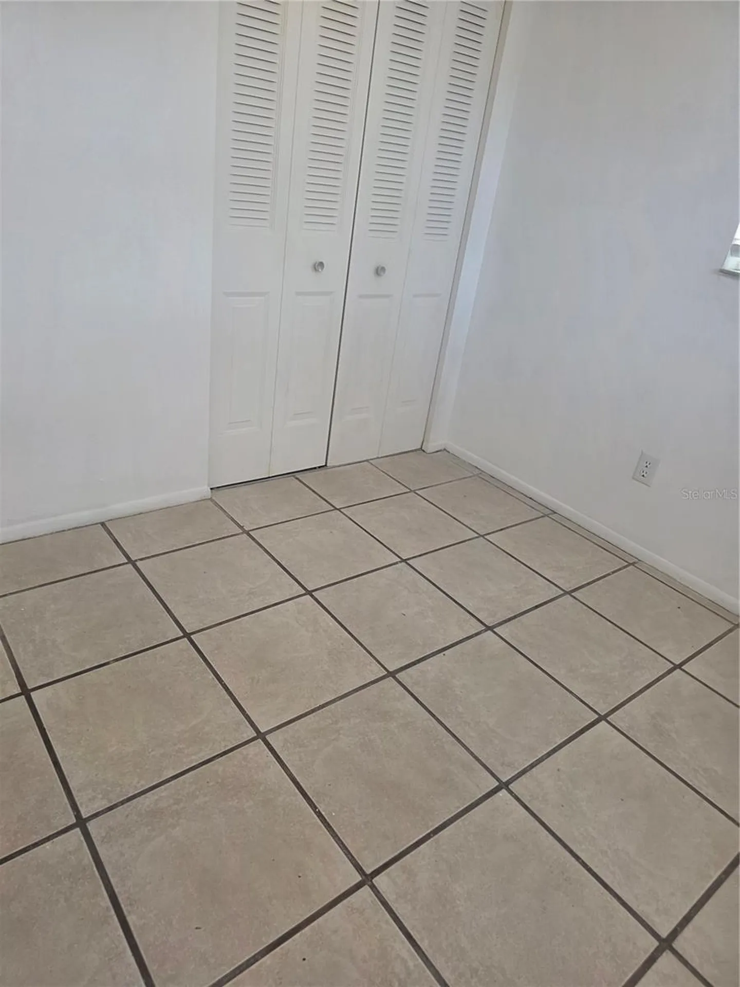 3074 Pine Tree Avenue Largo FL 33771
